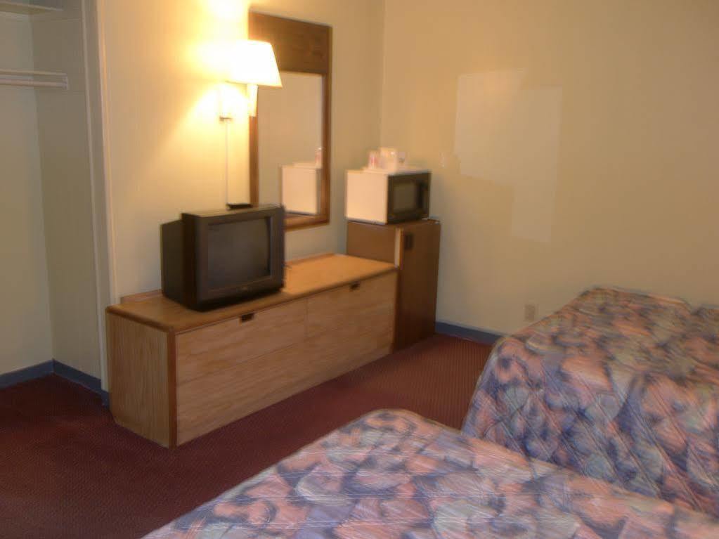 Budget Inn Bluffton Exterior foto